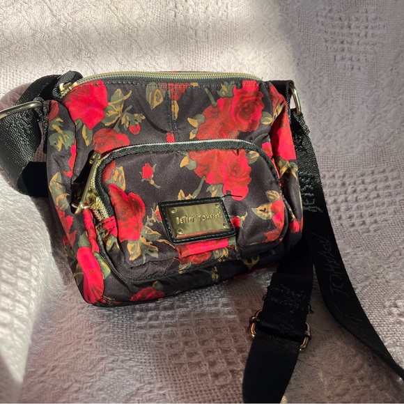 Betsey Johnson Floral Rose Crossbody Purse Adjustable Strap Gold Color Details - Picture 3 of 4